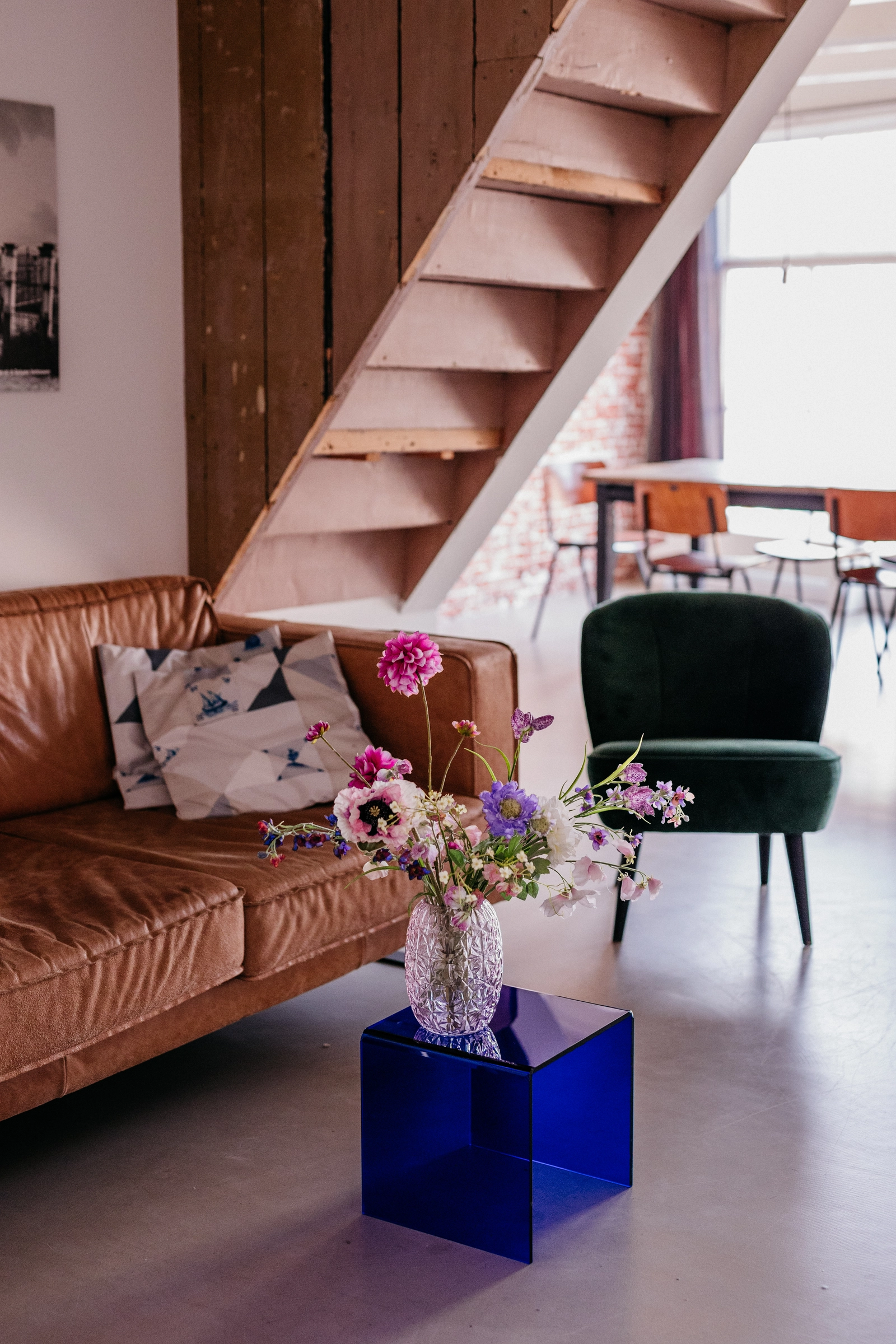 Colourful coffee tables | Coffee table as an eye catcher | KNIKSTUDIO